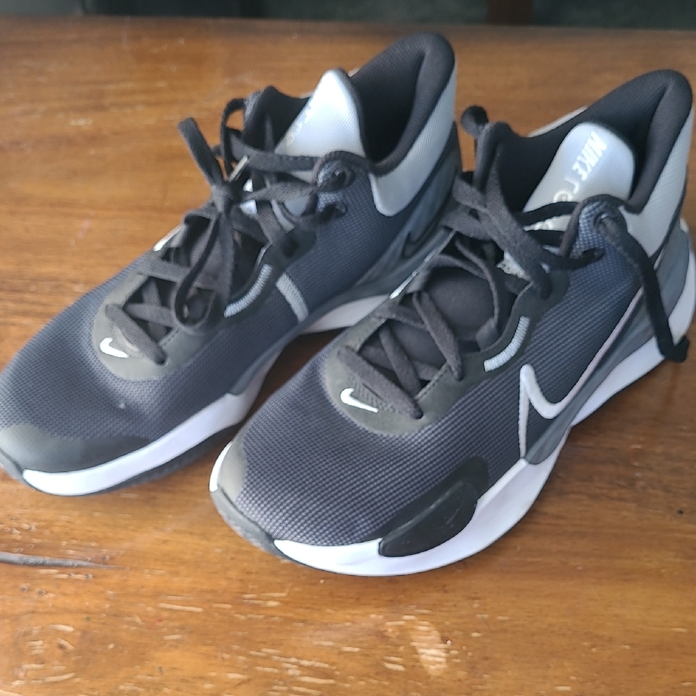 Nike Men's Black and Basketball Sneakers Size 9